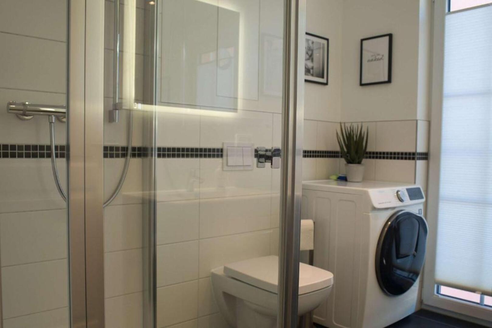 Alte Fischfabrik Lauterbach FeWo Nr 19 Balkon, Hafennähe