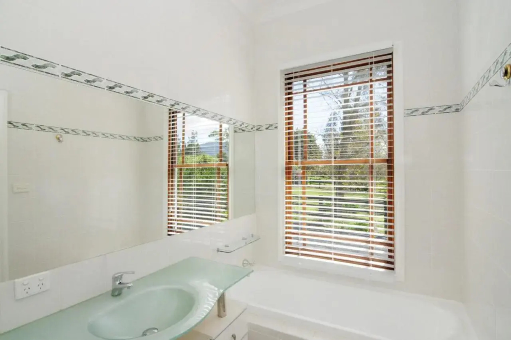 Rivermist - Luxury 6 bedrooms & 6 bathrooms!