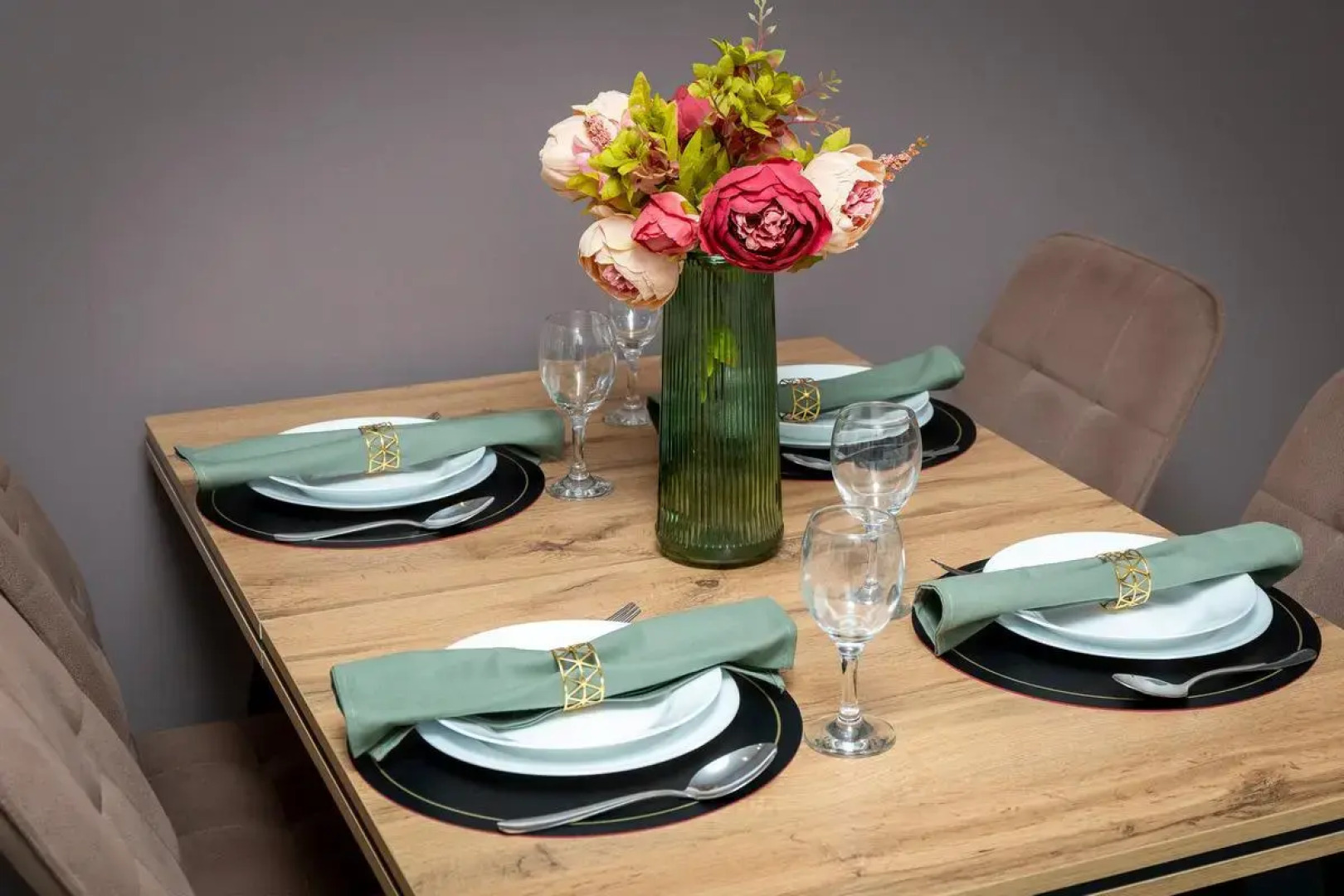 Апартаменты на улице Сергея Джанбровского 4к1