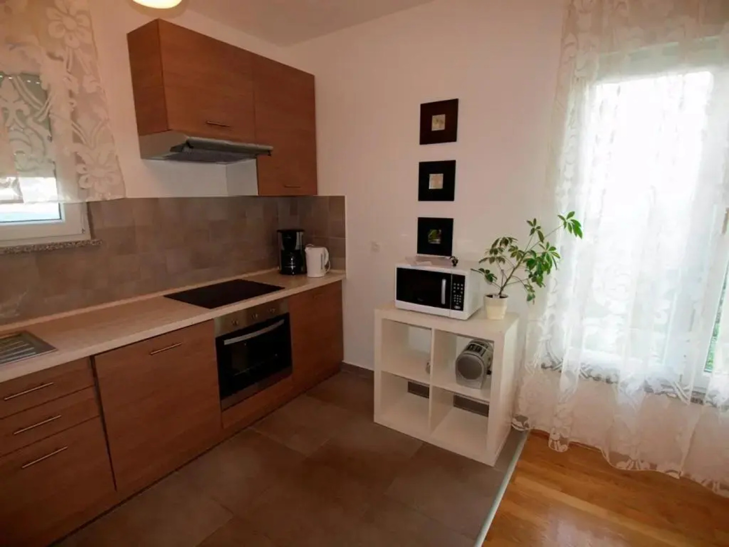 Apartments Jakov