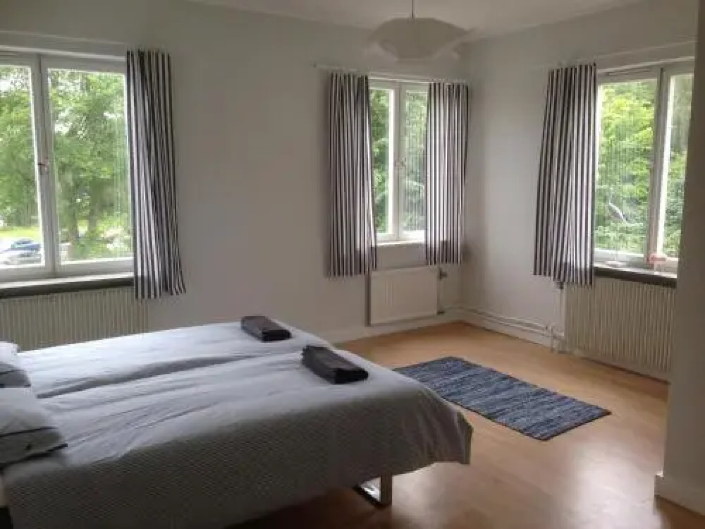 Brukets Marina Guest House