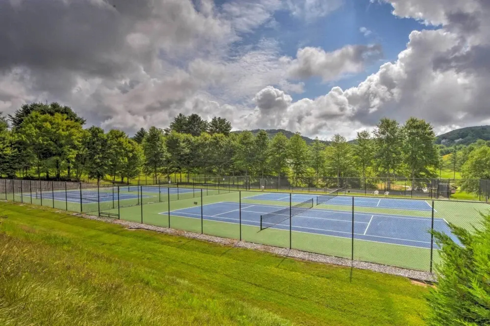 Charming Condo on Sky Valley Golf Course!