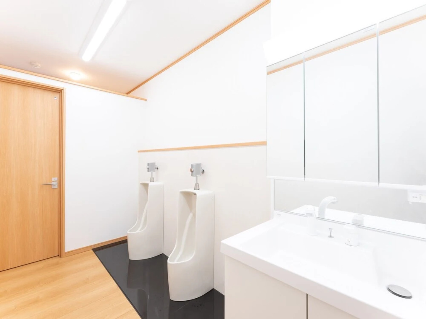 Hirononomori Maehama Bekkan - Male only