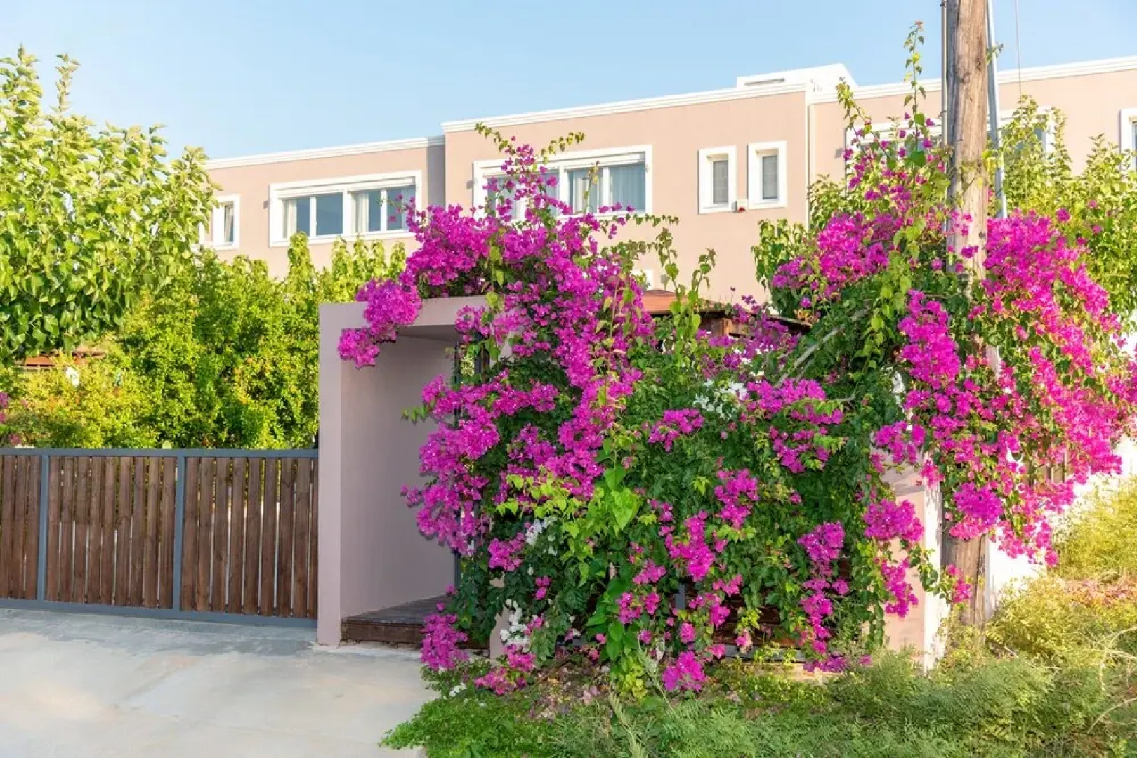 Luxury Suites in Stavromenos
