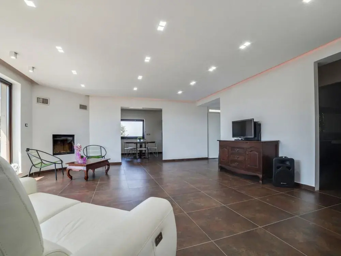 Villa in Nissoria With Private Pool