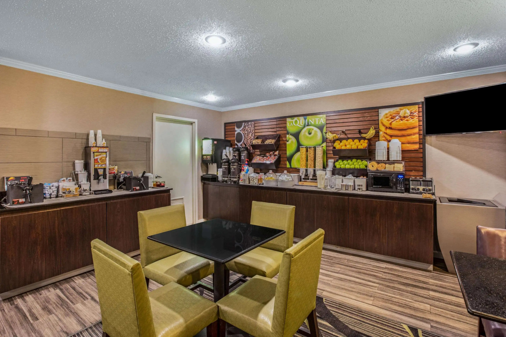 La Quinta Inn & Suites by Wyndham N Little Rock-McCain Mall