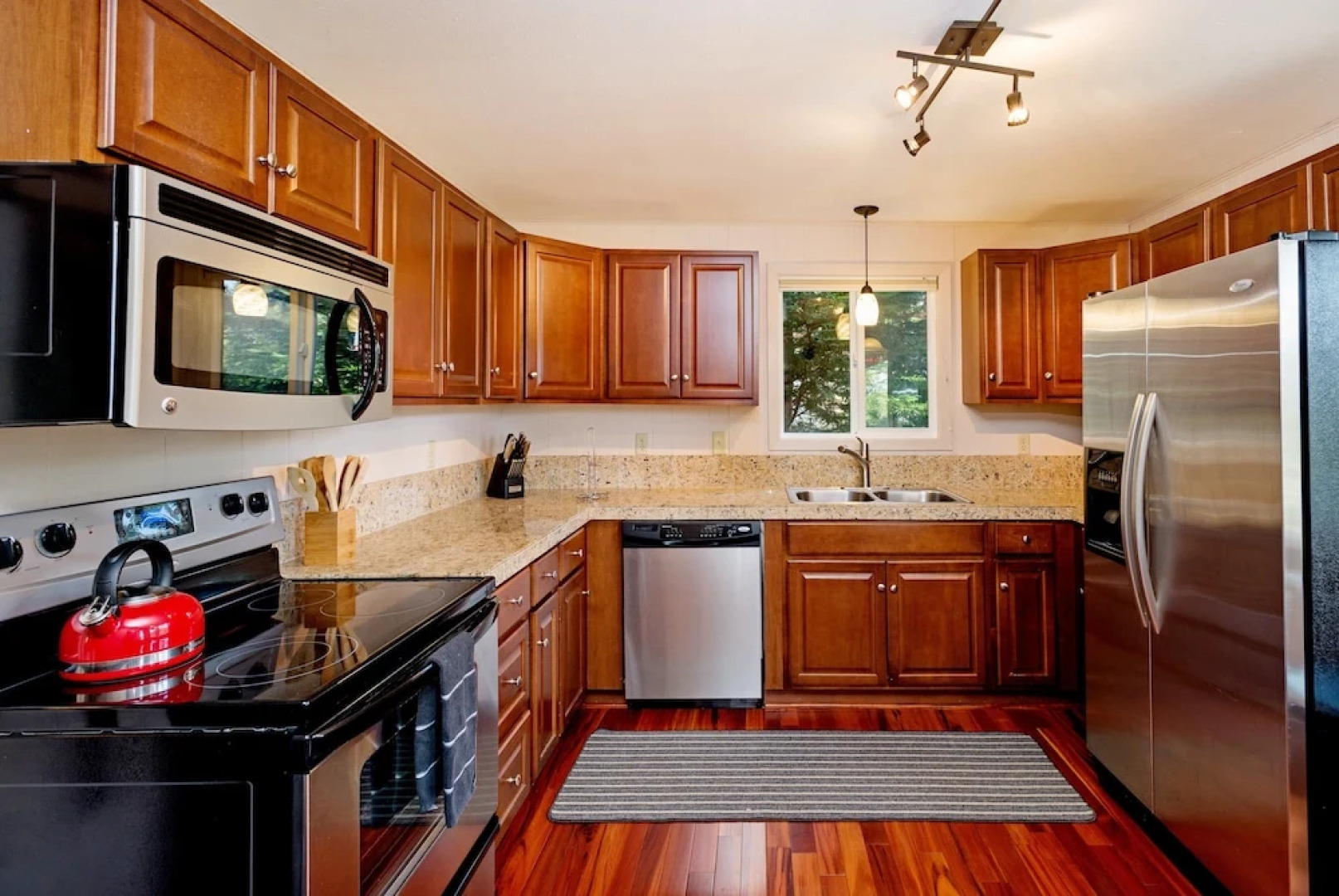 32750 Cape Kiwanda Drive Home - 3 Br home by RedAwning