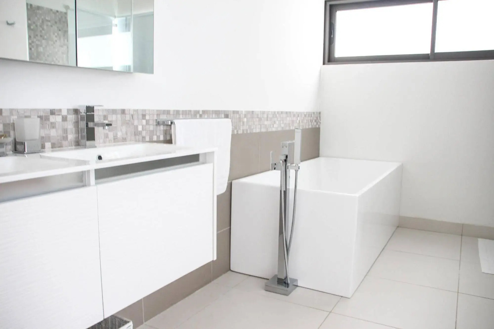 Latitude Luxury Seafront Apartments