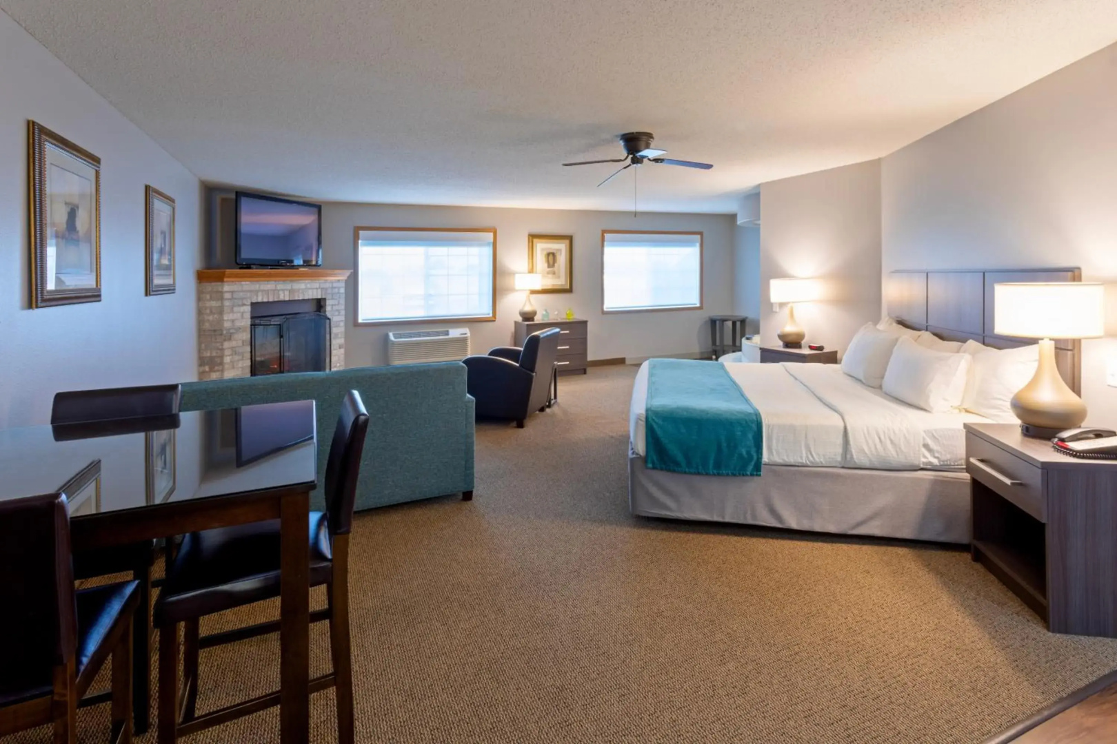 Paynesville Inn And Suites