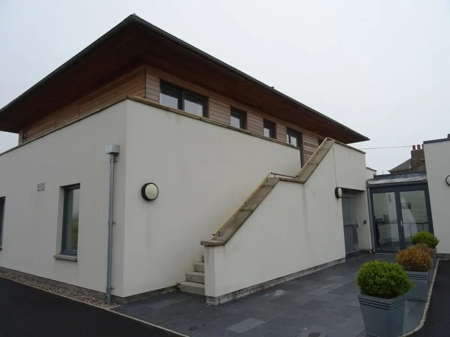 Grey Harlings Apartment