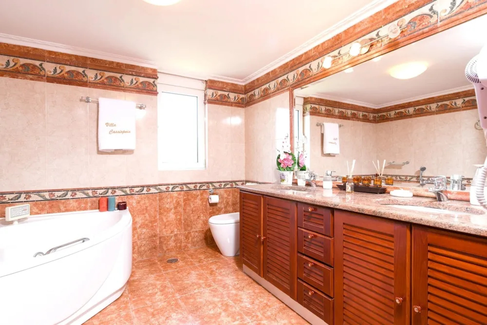 Villa With 5 Bedrooms in Kitsi, With Private Pool, Enclosed Garden and