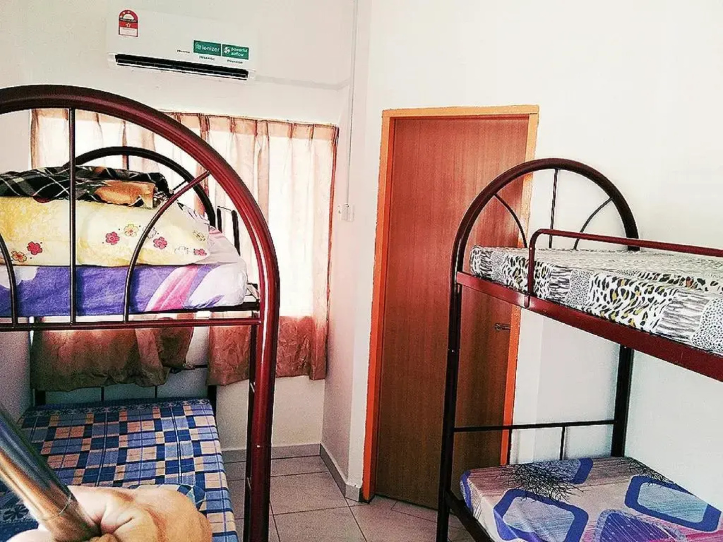 Pandai dickson Banglow white & yellow house