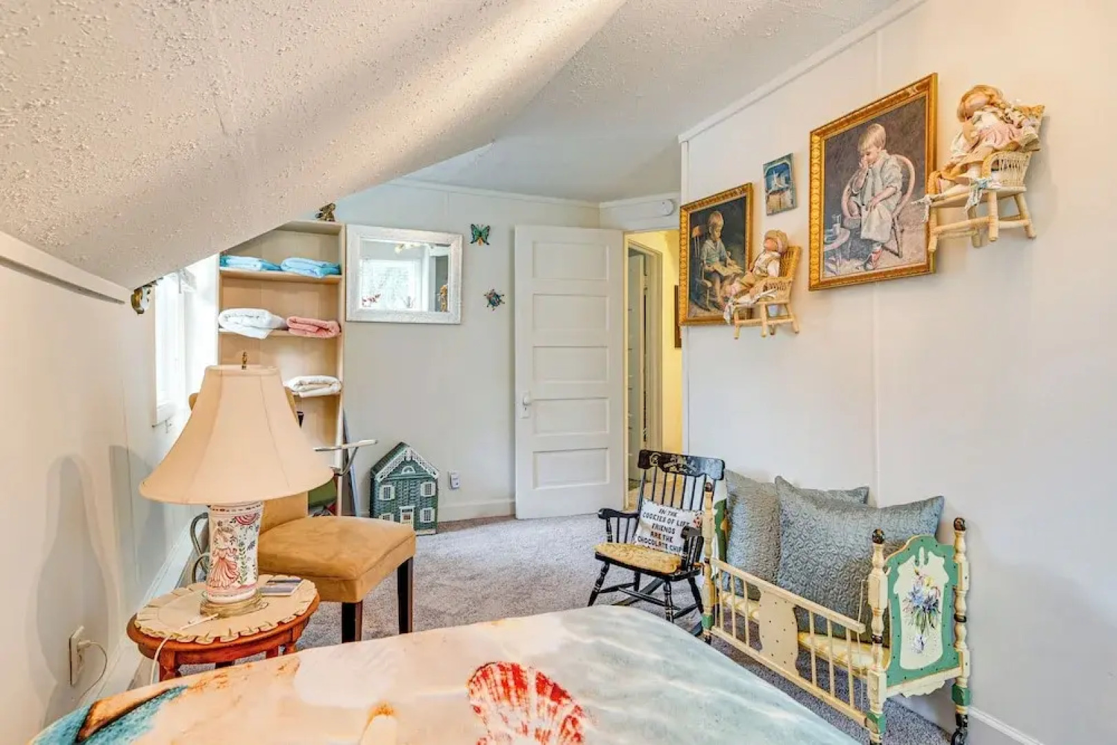 Powers Lake Home w/ Patio - 9 Mi to Lake Geneva!