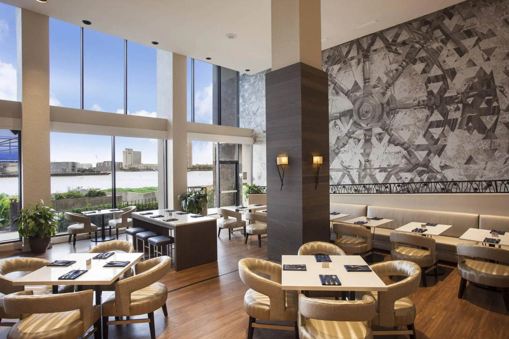 Sheraton Norfolk Waterside Hotel