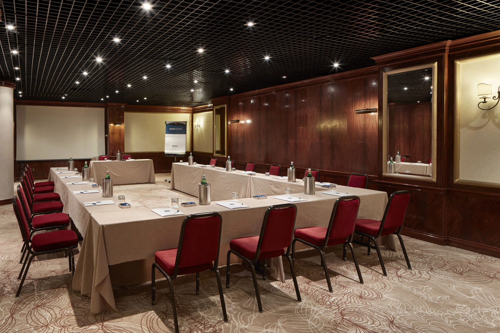 Отель UNAHOTELS Scandinavia Milano