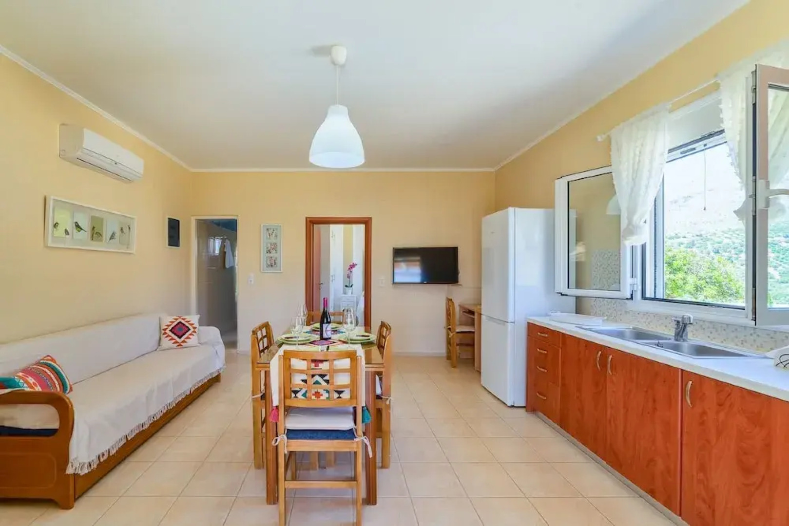 Giorgo's Home With sea View