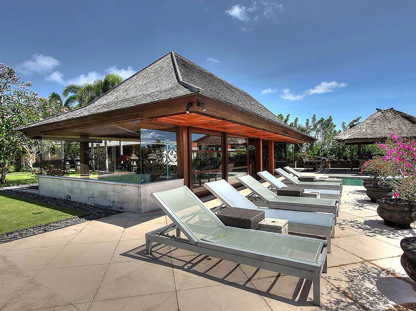 Villa Indah Manis - Bulan Madu