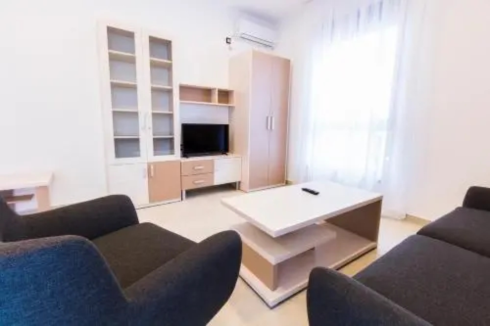 Wing Club Apartments