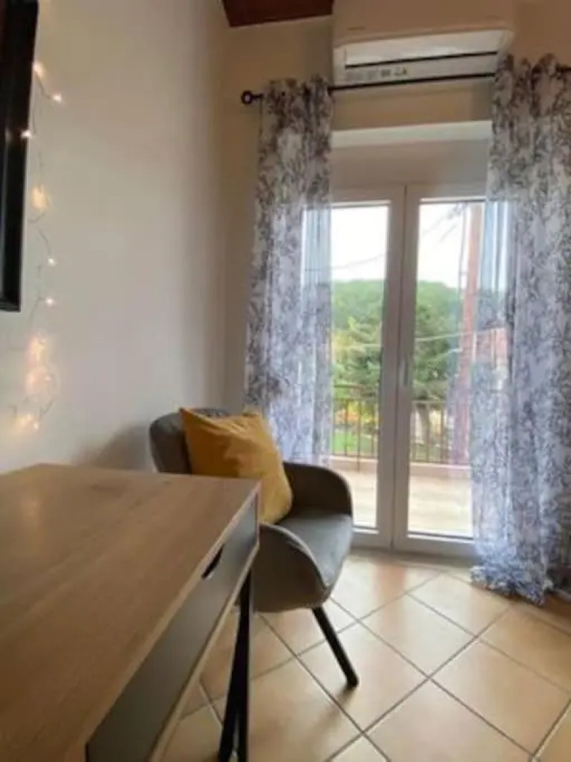 Laki's House Οροφοδιαμέρισμα με σοφίτα