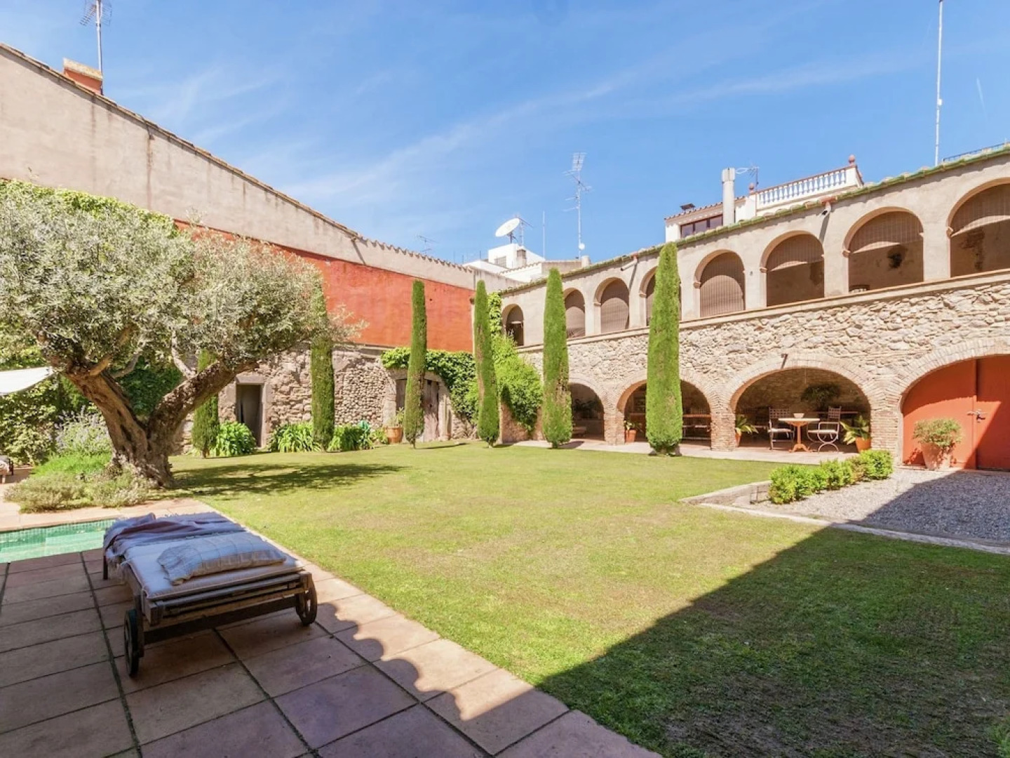 Splendid Mansion With Private Pool in St Pere Pescador