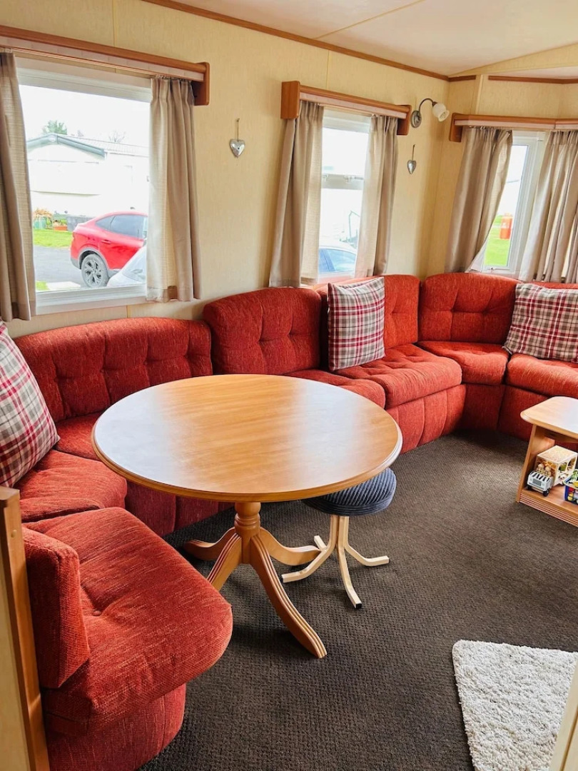 Charming Countryside Static Van With Entertainment