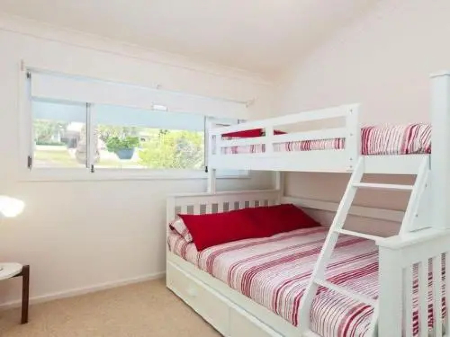 Castaways' 36 Cromarty Road - Beachfront House