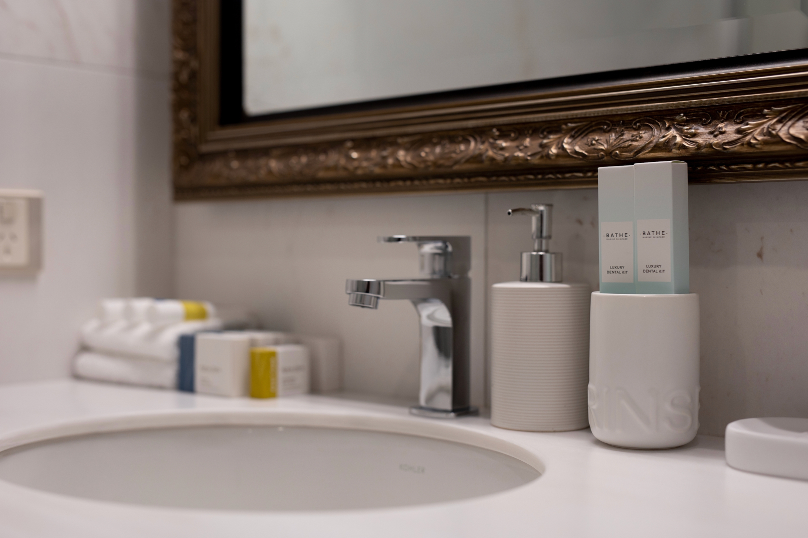 Queenstown House Luxury Lakeside Apartments