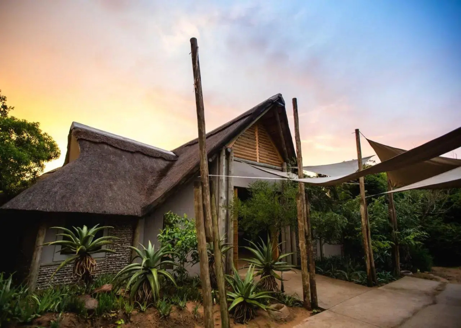 Royal Thonga Safari Lodge