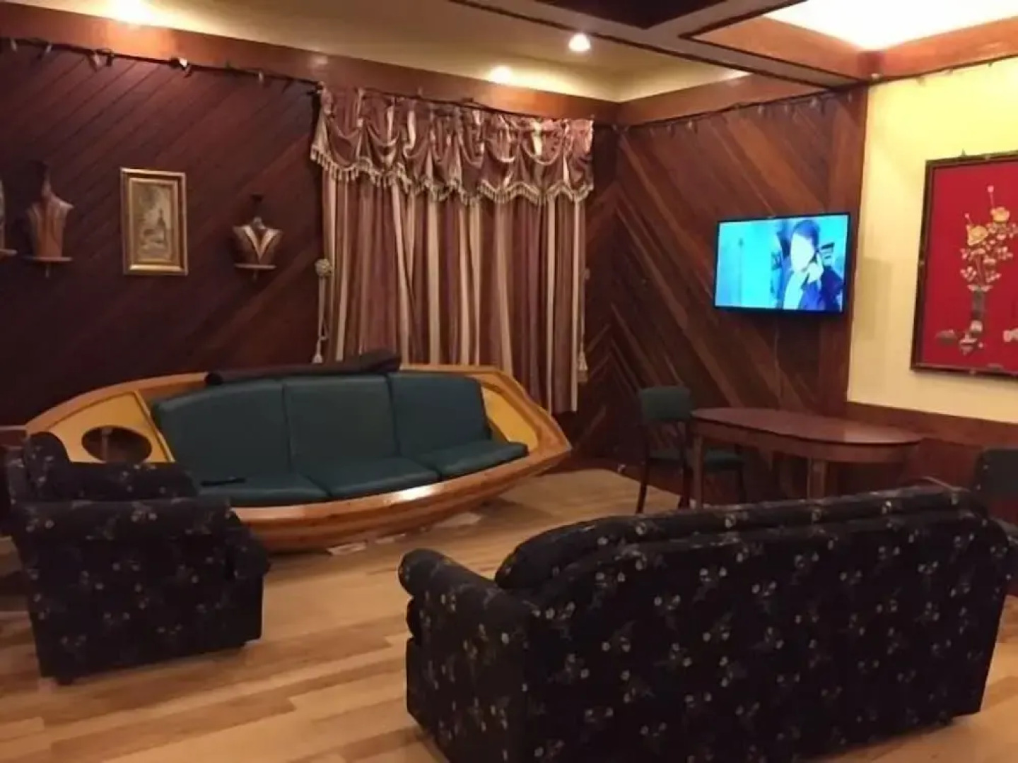 Elevate Rooms on Water Street