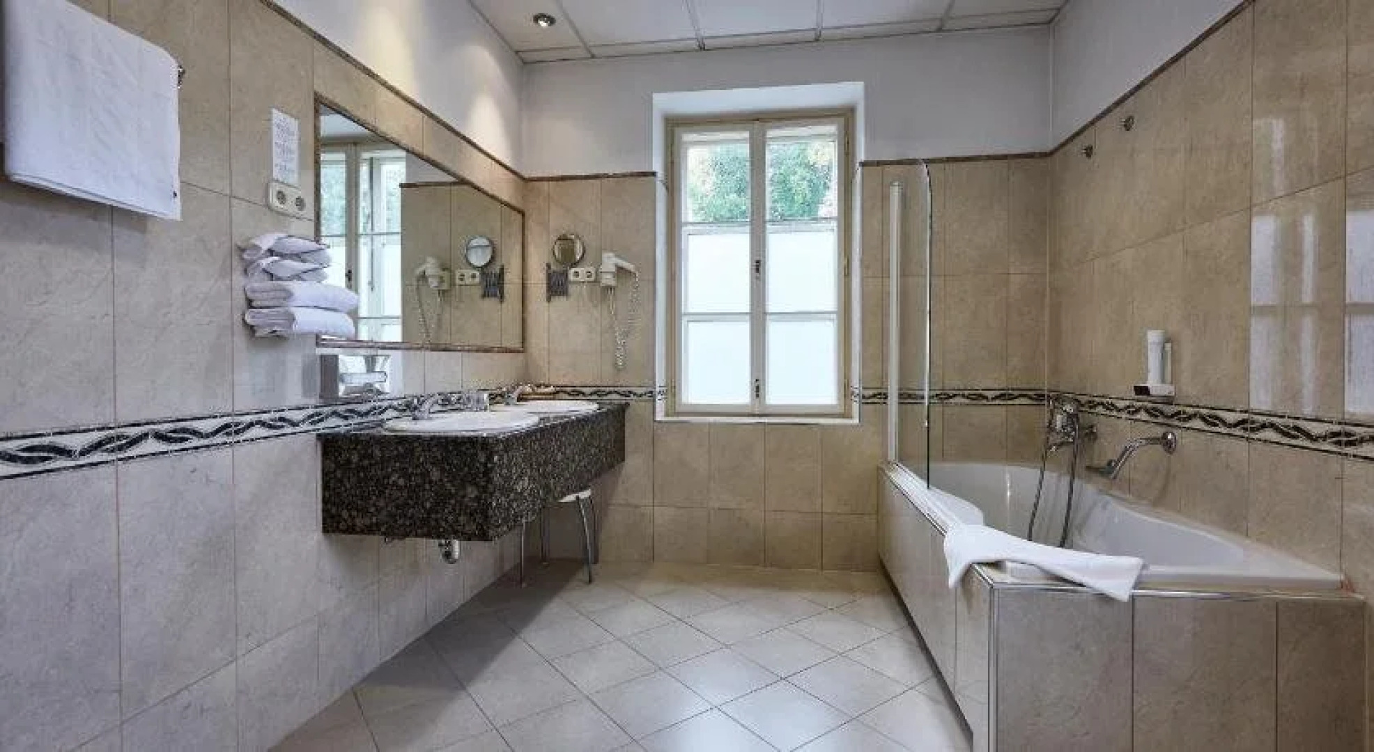 Szidónia Manor House