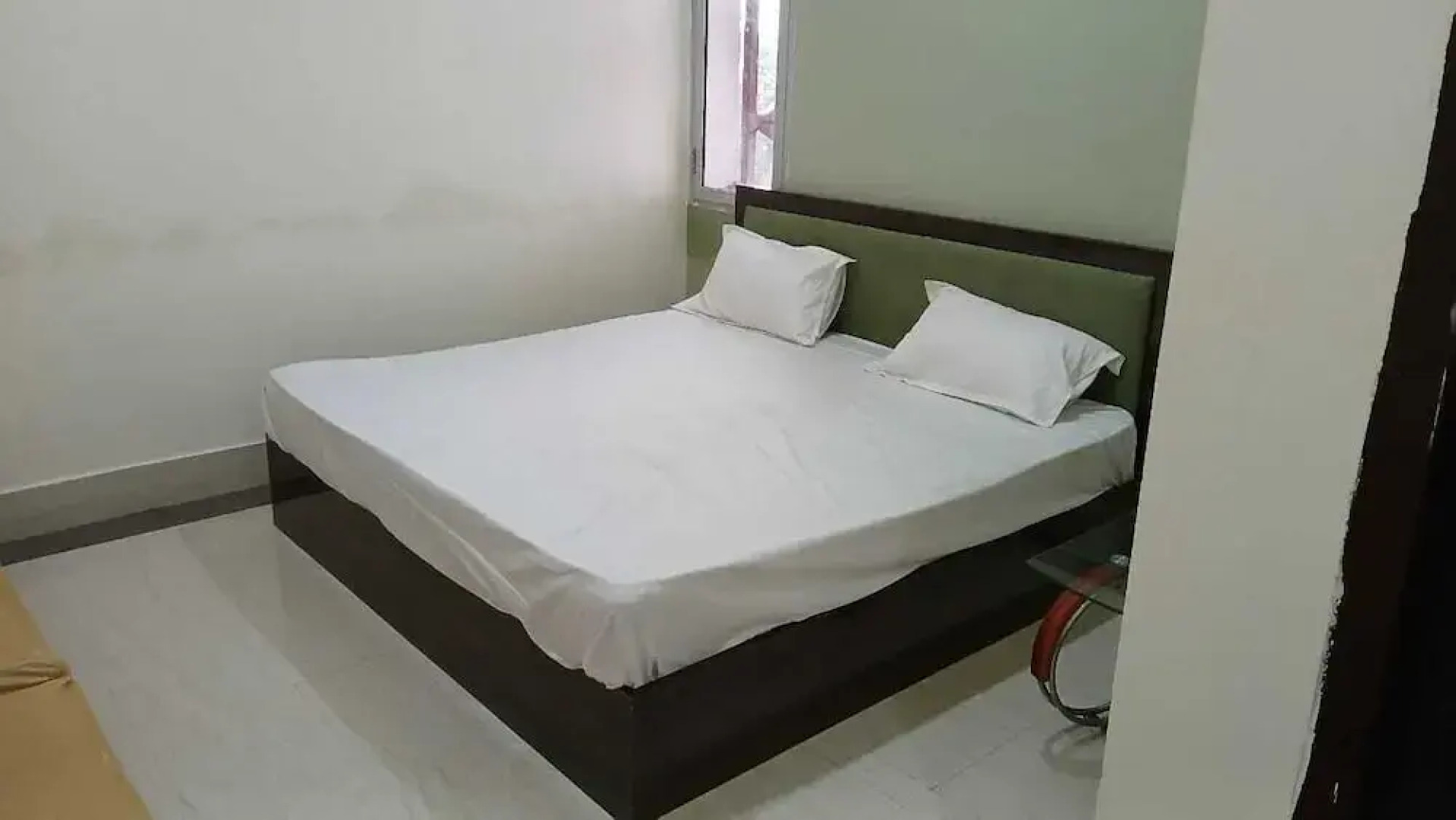 J.R Palace Hotel & Banquet