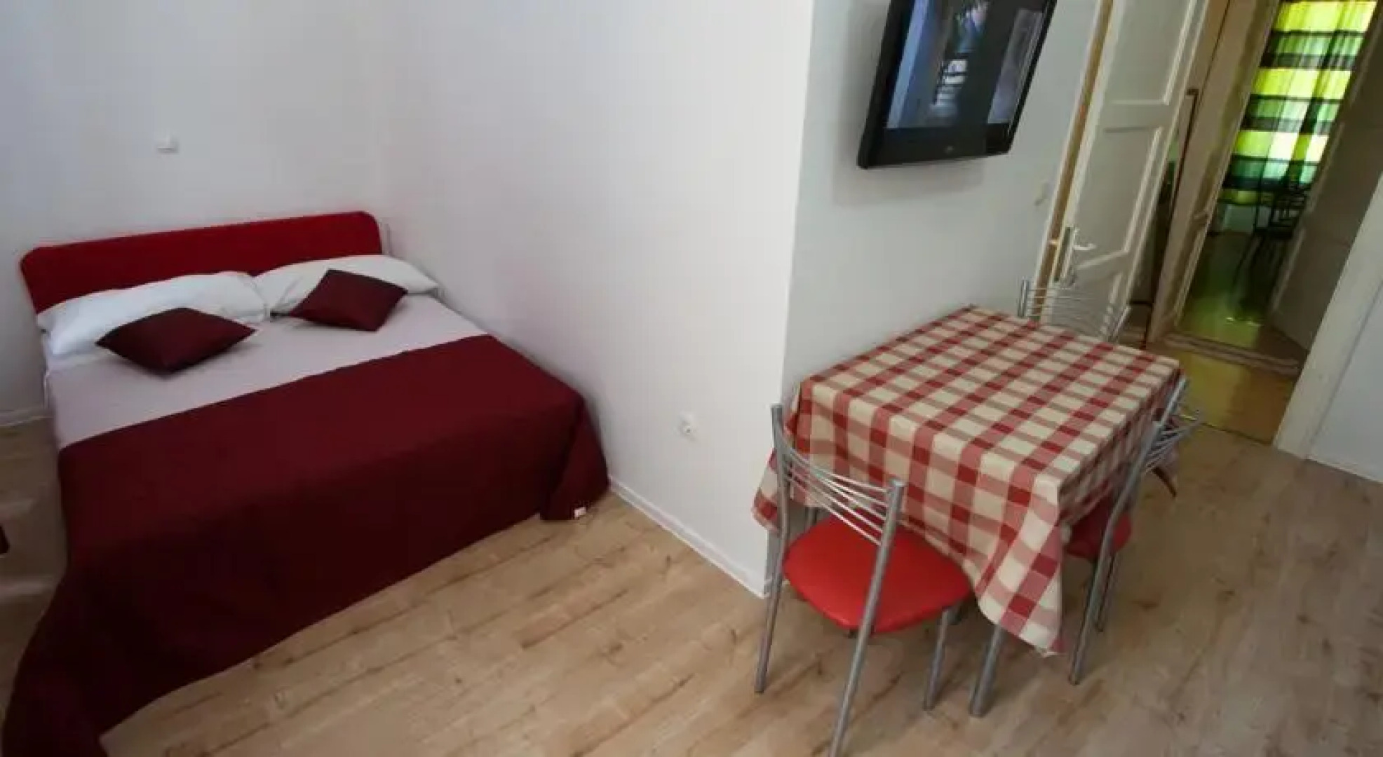 Split Easy Going Rooms