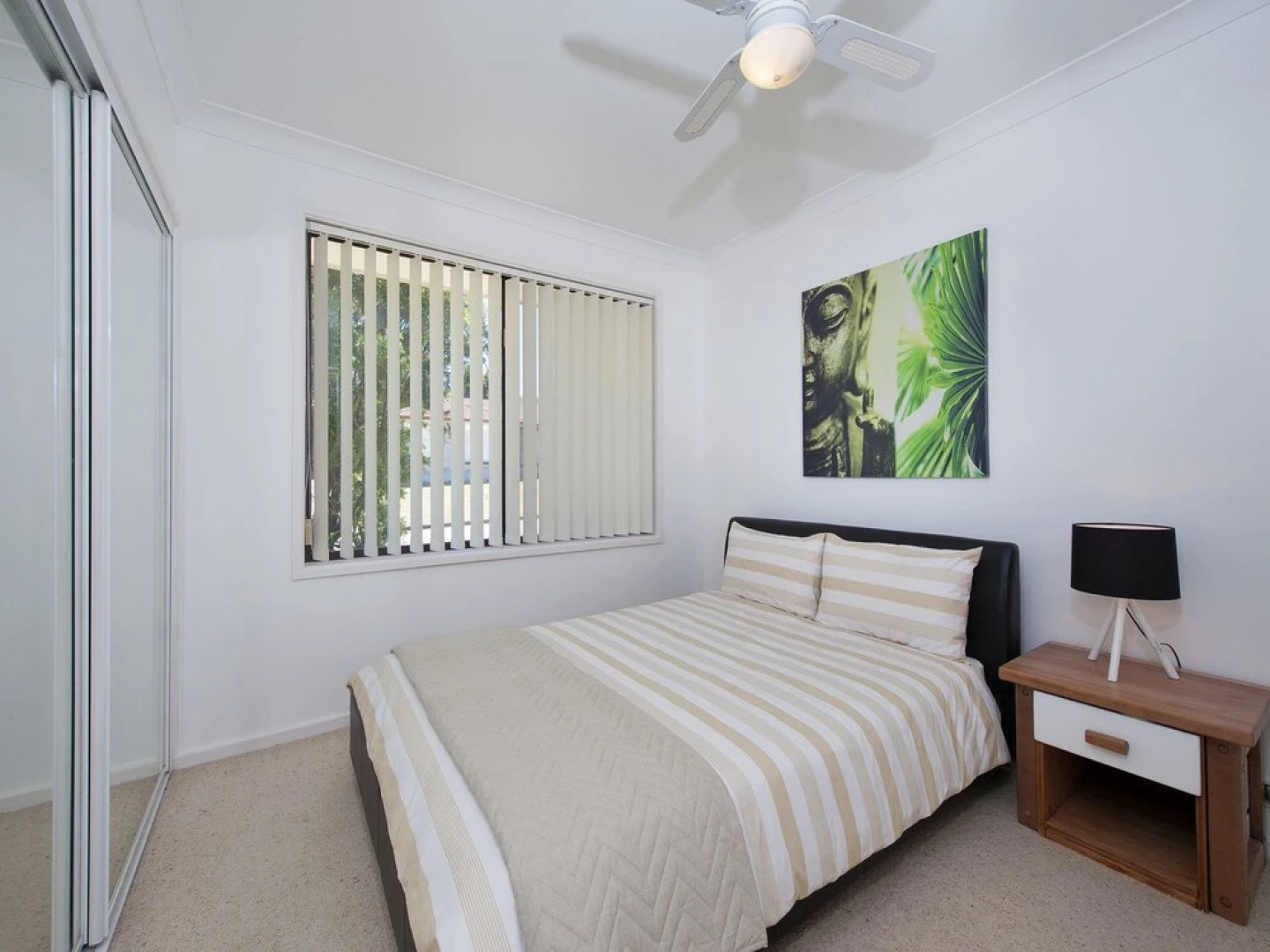 Blue Swimmer, 33 Danalene Parade