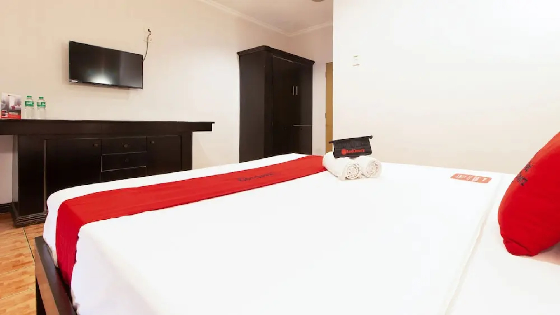 The Charm Bed and Breakfast by RedDoorz