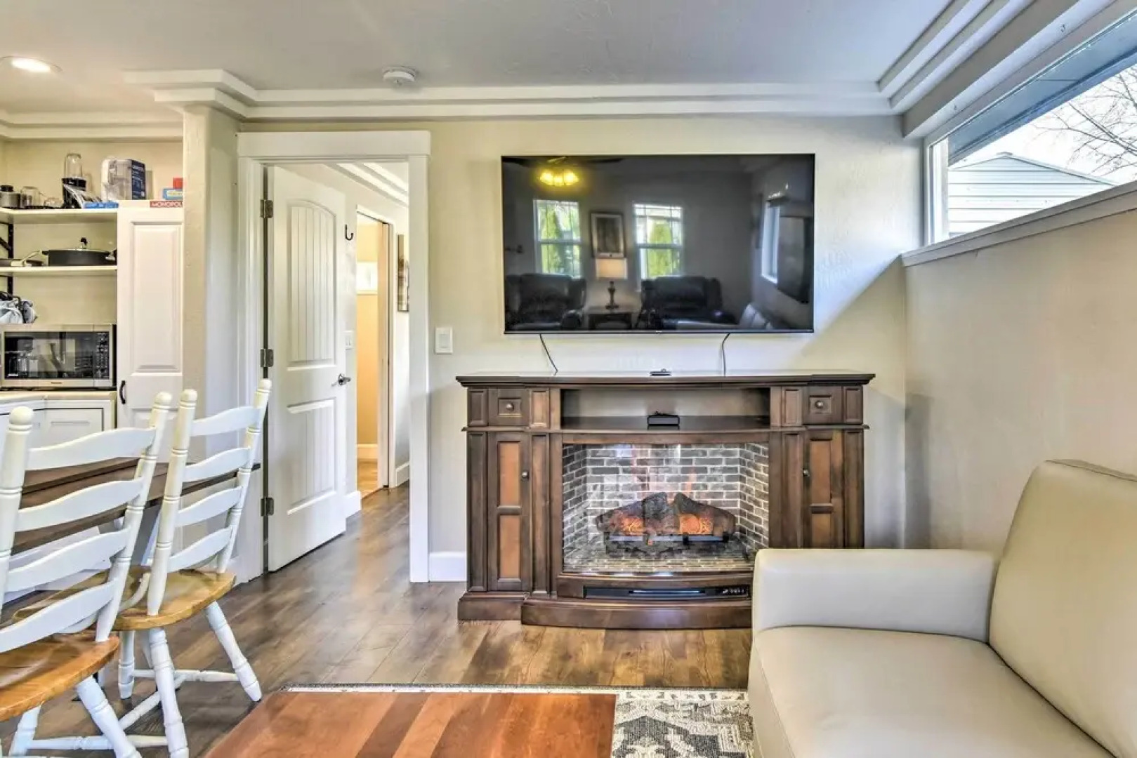 Well-appointed Milwaukie Home: Great Location