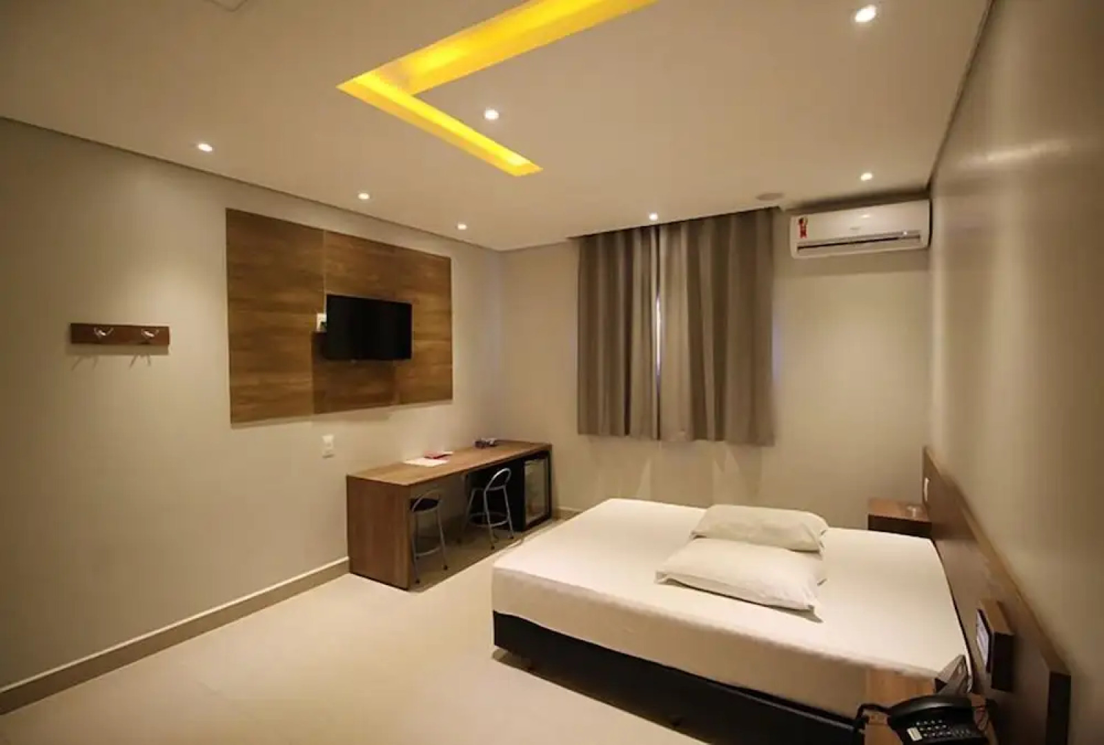 Plaza Motel - Adults Only