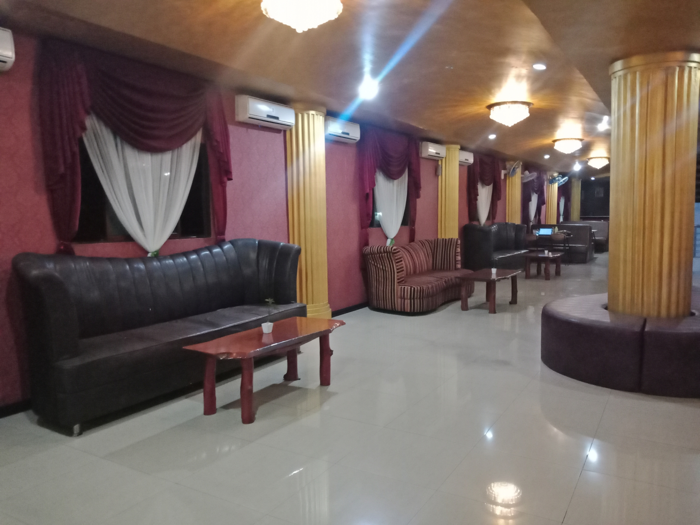 OYO 2574 Z Suites Hotel