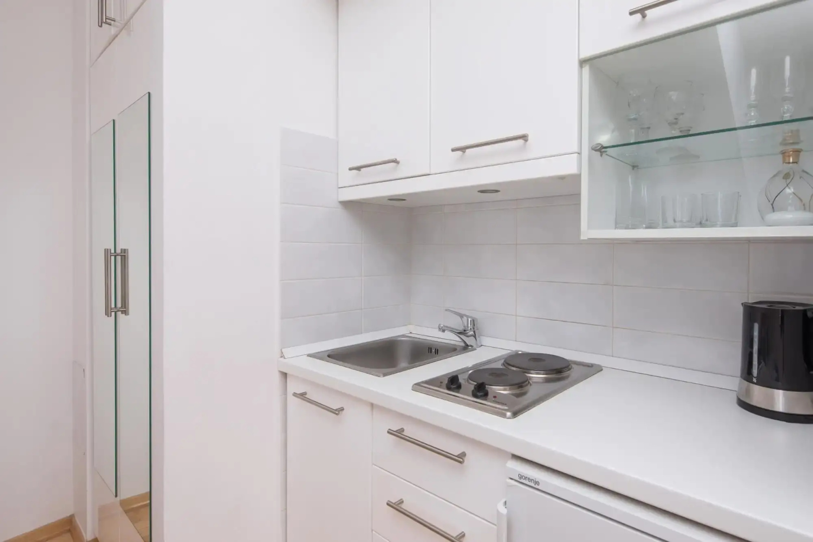 Split Center Suites