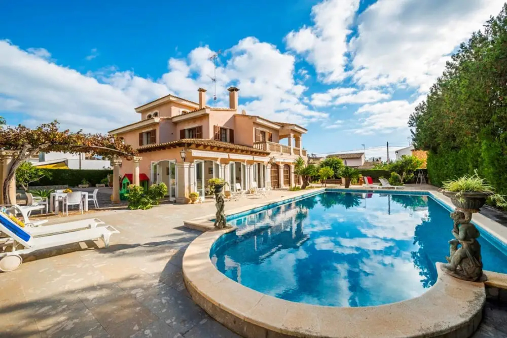 Can Pou (Pou De Sa Caleta)