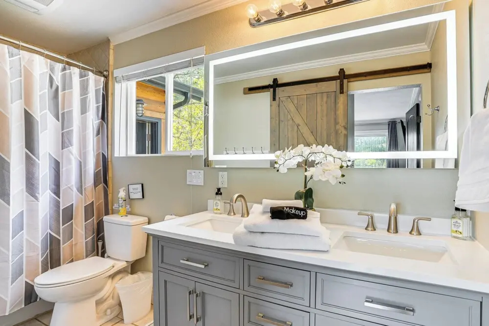 Lakefront Retreat w/ Kayaks, Paddle Boards & Deck!