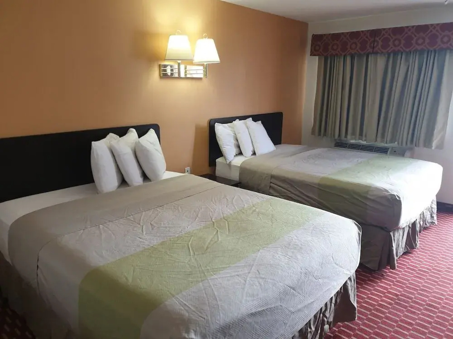 Split Mountain Motel