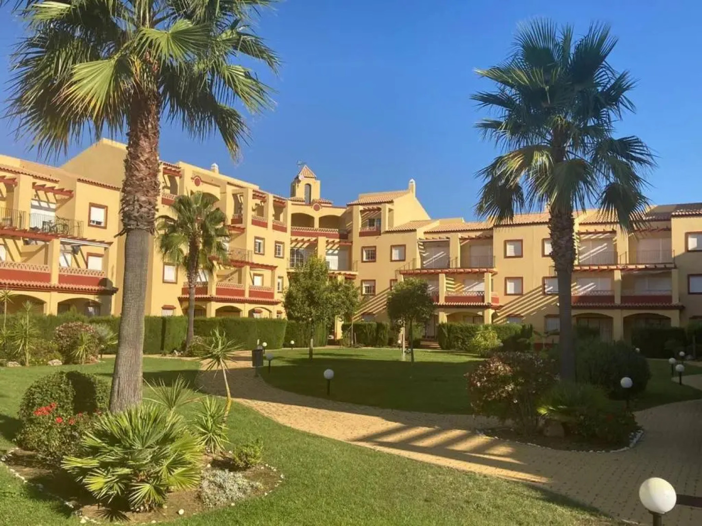 Charming 2-bed Apartment Near Ayamonte With Pool