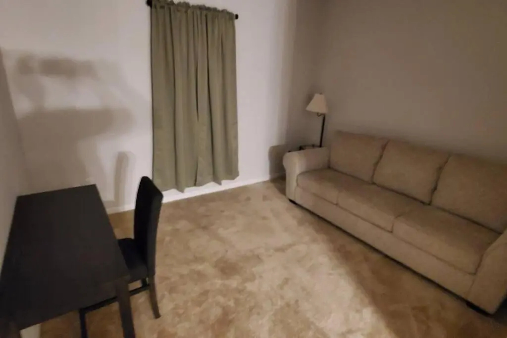 New 3 Bedroom Home w/ tons of amenities & parking.