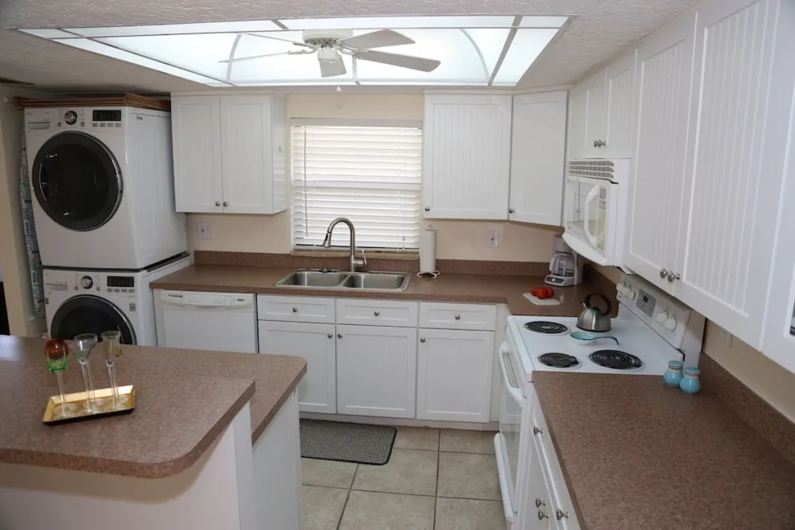 Cocoa Beach Club by Happy Palm Stays