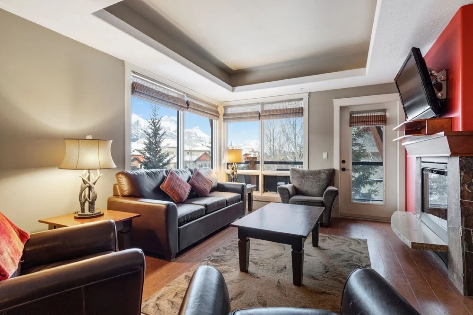 Exquisite 2BR/2BTH Luxury Condo with Mountain View