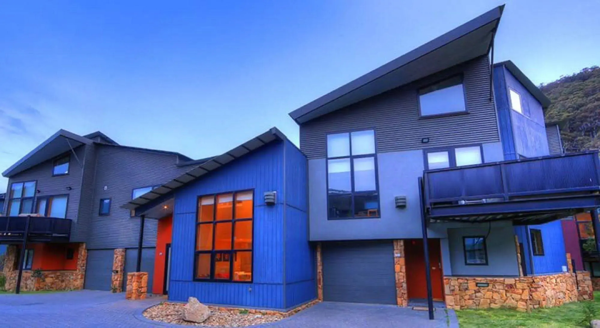 Snow Stream Apartments