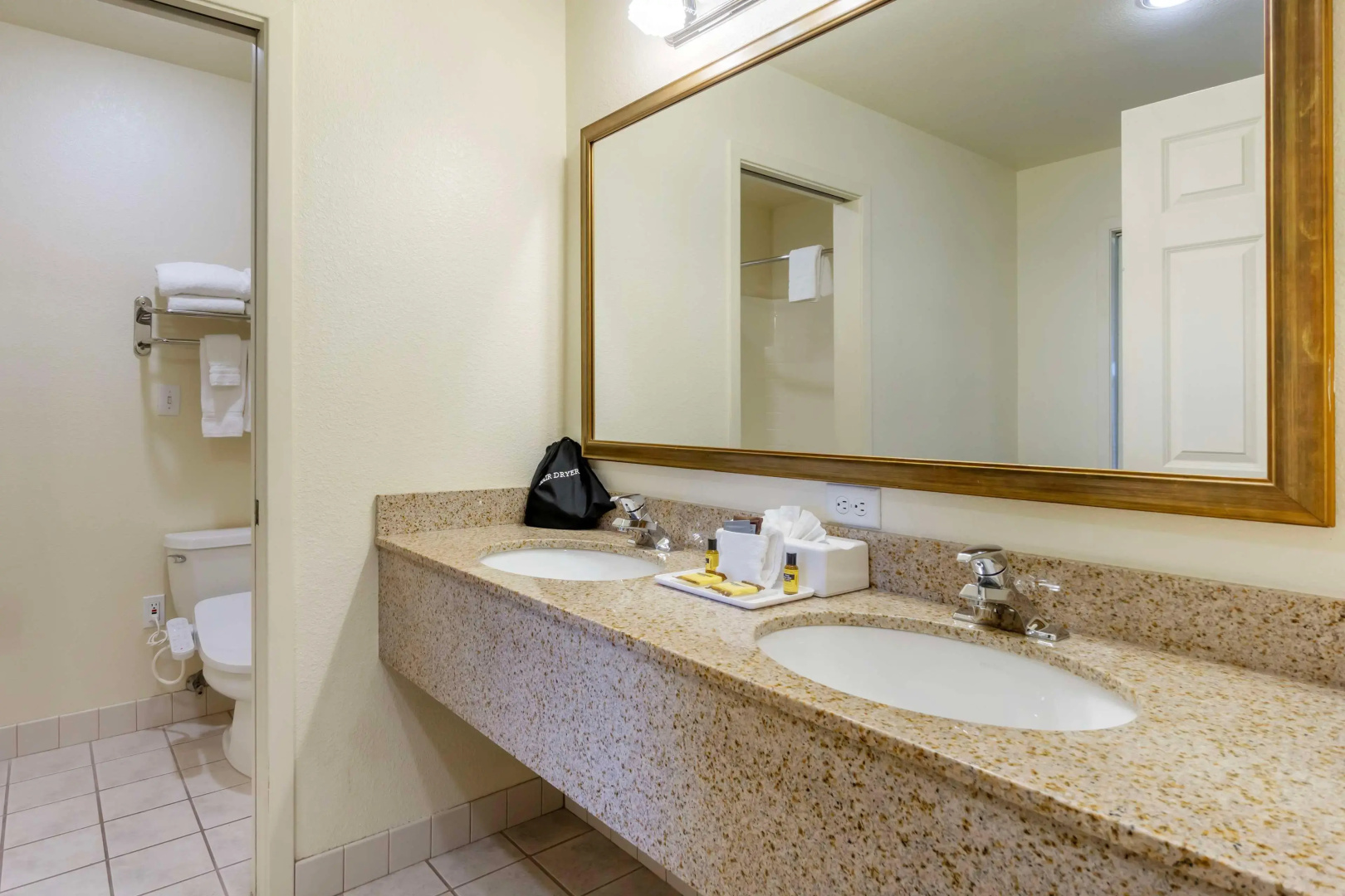 Best Western Plus Edmonds Harbor Inn
