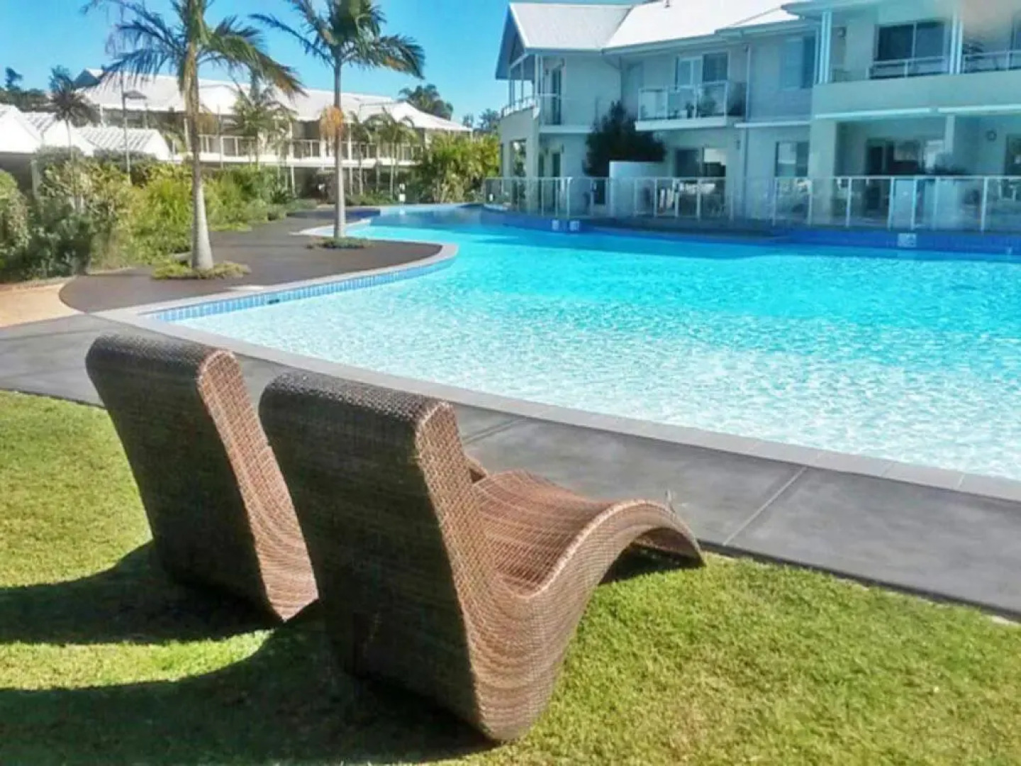 339 Pacific Blue 265 Sandy Pt Road HUGE RESORT LAGOON POOL