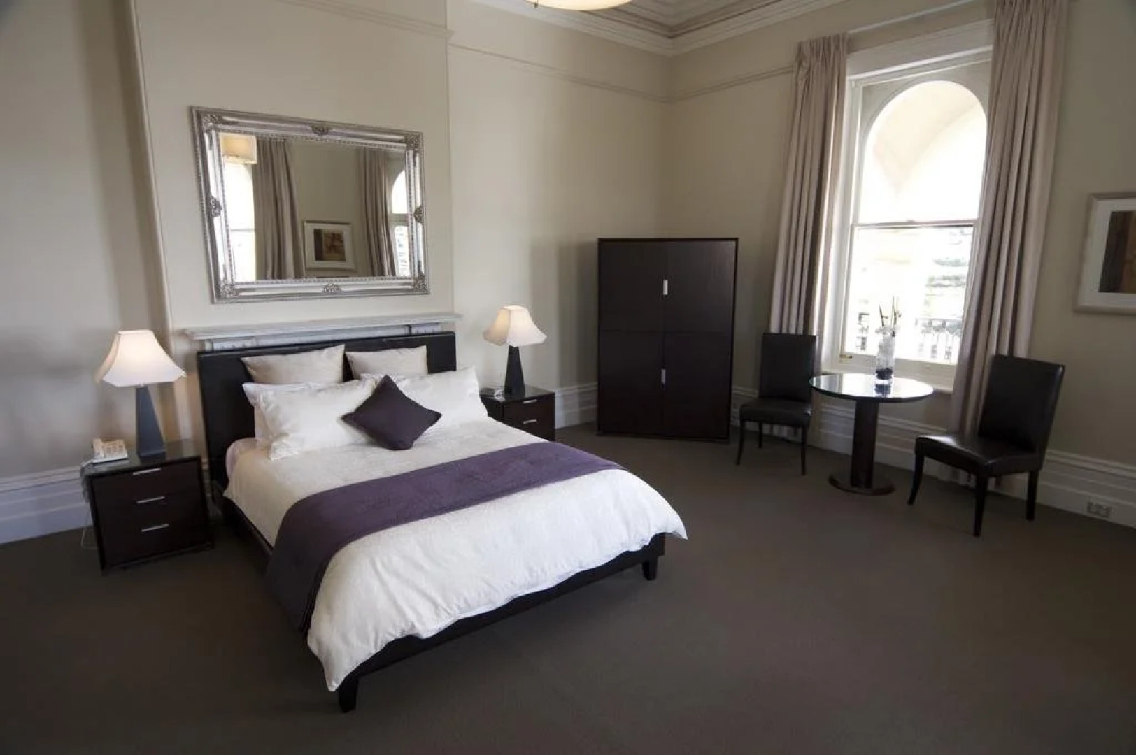 Largs Pier Hotel Motel