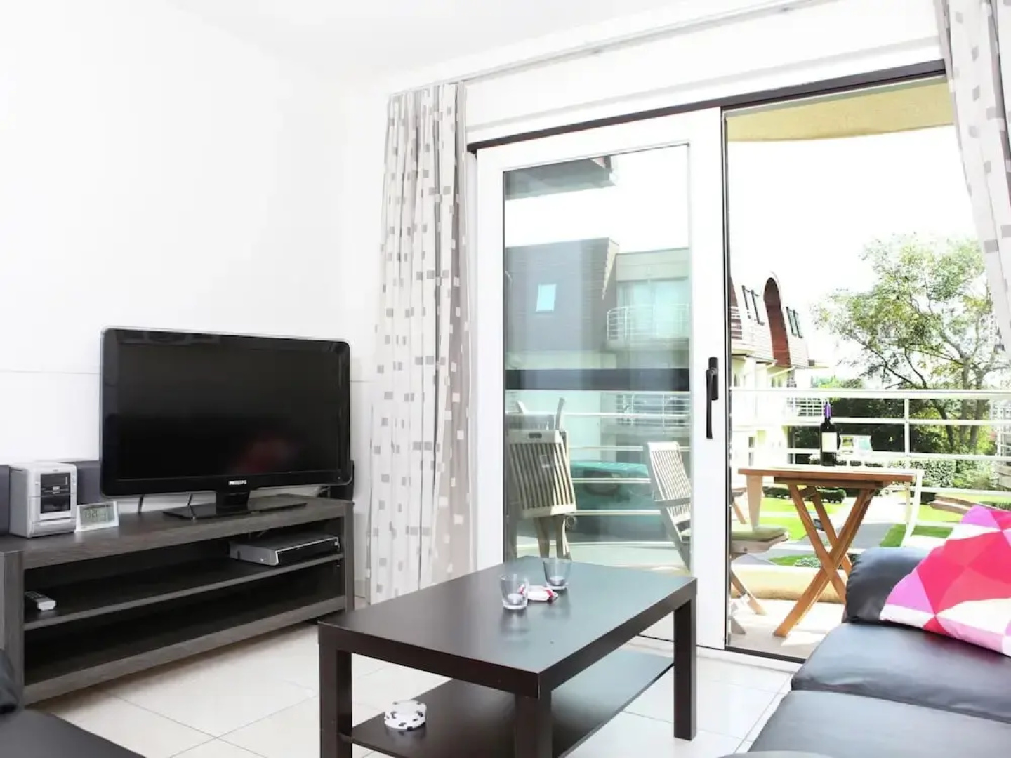 Sunny Bredene Stay by Sea